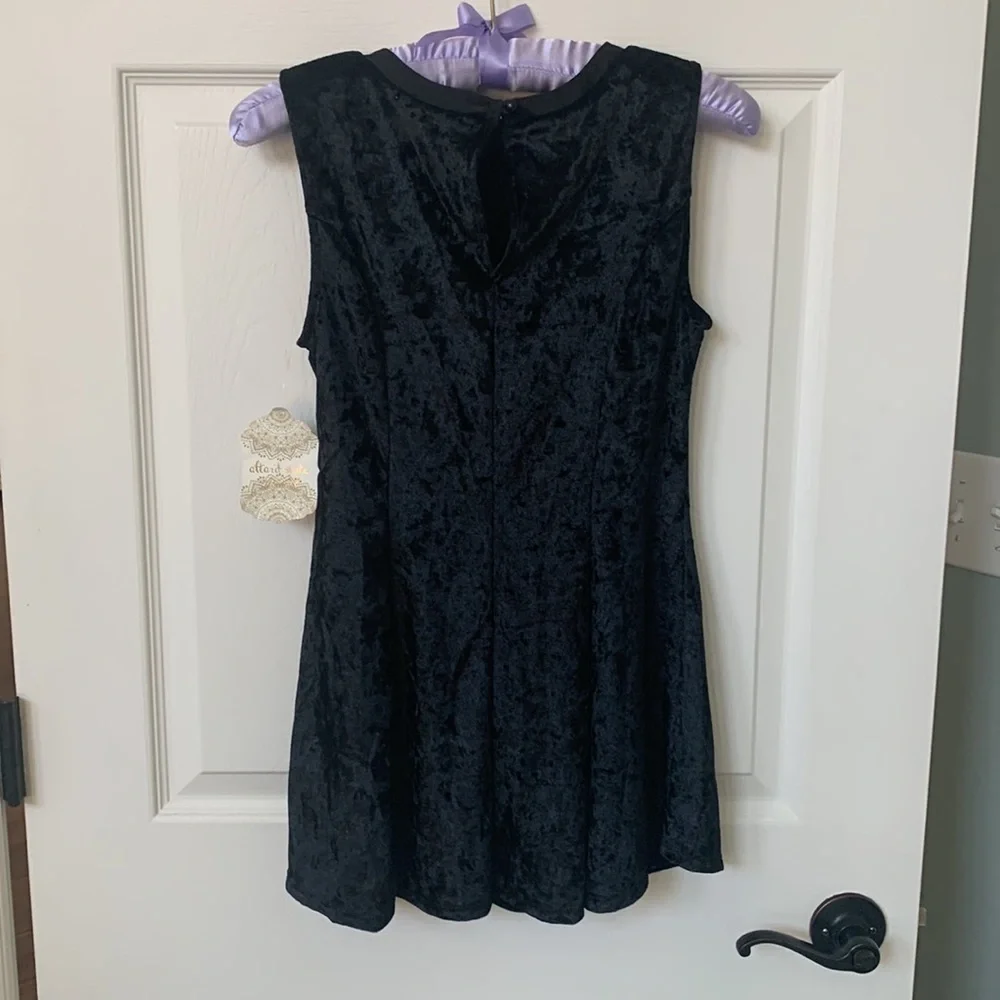 Nwt Altar’d State Sleeveless Flare Velvet Top